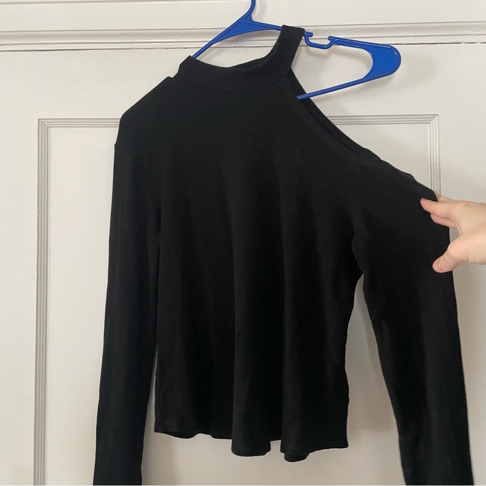 Generation Love Black Women's Ribbed Long Sleeve Cut Out Asymmetrical Top medium